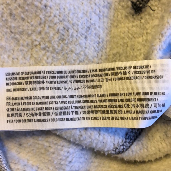 Hooded Sweater - Picture 4 of 4